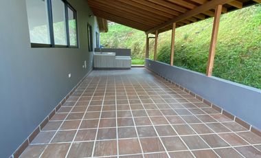 casa en arriendo en la mina. Cod A513102