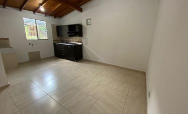 casa en arriendo en la mina. Cod A513102