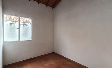 casa en venta en santa maria del rosario. Cod V31997