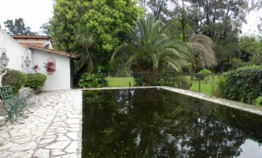 Casaquinta de categoría en La Reja lado norte. VENTA