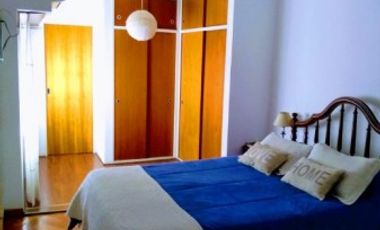 Hermoso chalet de estilo construido sobre amplio lote de 8,66 x 54,57