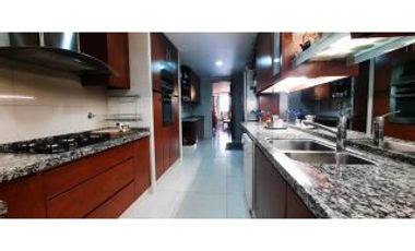 Luminoso, 286 mts, 3hab3bañ family Room Pieza Serv 3est