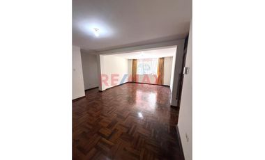 Alquiler Departamento En 1º Piso - Urb San Andrés I