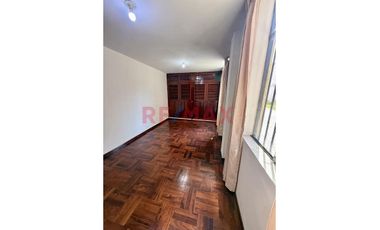Alquiler Departamento En 1º Piso - Urb San Andrés I