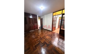 Alquiler Departamento En 1º Piso - Urb San Andrés I