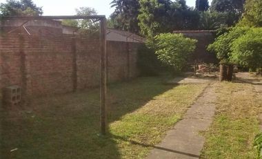 Lote a 50 m. de Av. H. Yrigoyen y 400 m. de la estación.
