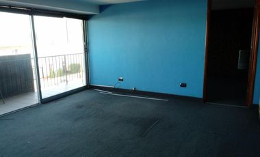 GALPON CON OFICINAS AL FRENTE