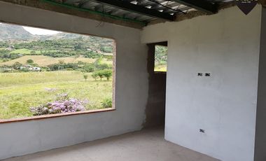 Casa de venta en Yunguilla- La Guanabana  – código:14998