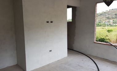 Casa de venta en Yunguilla- La Guanabana  – código:14998