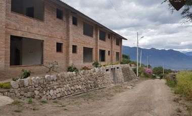 Casa de venta en Yunguilla- La Guanabana  – código:14998