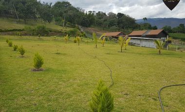 Casa de venta en Yunguilla- La Guanabana  – código:14998