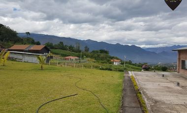 Casa de venta en Yunguilla- La Guanabana  – código:14998