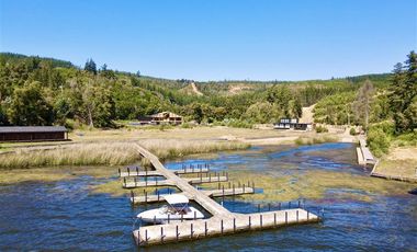 Sitio de 5.696 m2 en primera fila - Lago Vichuquén