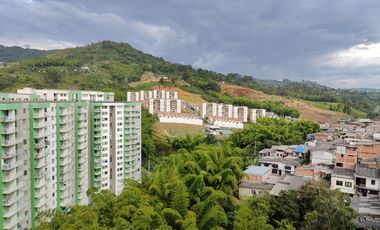 apartamento en arriendo en las violetas. Cod A20582