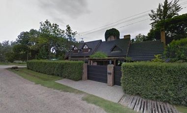 Imponente casa estilo Normando. Estado inmejorable.