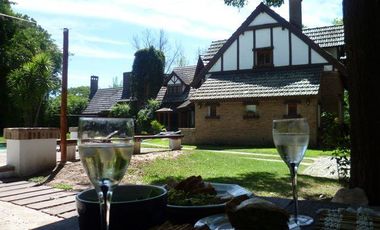 Imponente casa estilo Normando. Estado inmejorable.