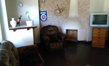 Importante casa de 260 m2, Quilmes Oeste.