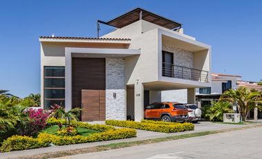 Casa Luisa - Casa en venta en Flamingos Residencial, Bucerias, Bahia de Banderas