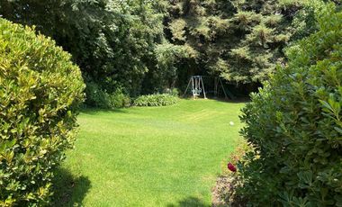 Casa mediterránea, con gran jardín. Golf de Manquehue