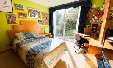 Casa mediterránea, con gran jardín. Golf de Manquehue