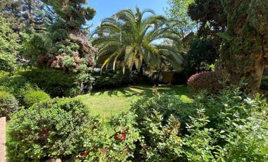 Casa mediterránea, con gran jardín. Golf de Manquehue