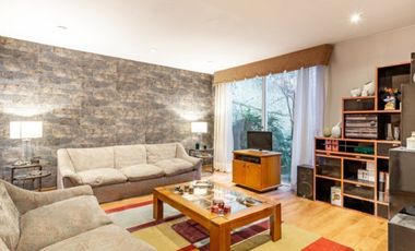 Casa mediterránea, con gran jardín. Golf de Manquehue