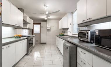 Casa mediterránea, con gran jardín. Golf de Manquehue