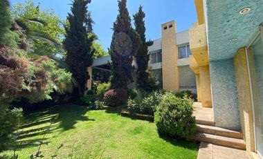 Casa mediterránea, con gran jardín. Golf de Manquehue