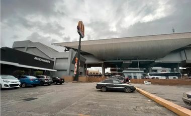 Se Alquila Espacioso Local 24 Diciembre 300 Mts2 $12.000.00