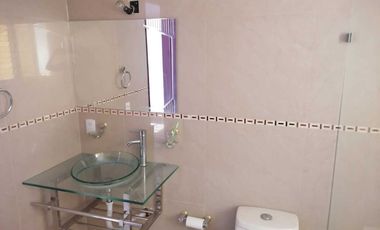 Hermosa casa con lindo salón para eventos.