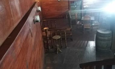 Hermosa casa con lindo salón para eventos.