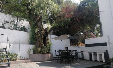 Hermosa casa con lindo salón para eventos.