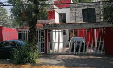 Hermosa casa con lindo salón para eventos.