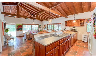 Venta de Finca de Uso Mixto Vereda Hojas Anchas