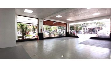 SE ALQUILA LOCAL ESQUINERO >>ZONA BANCARIA<<