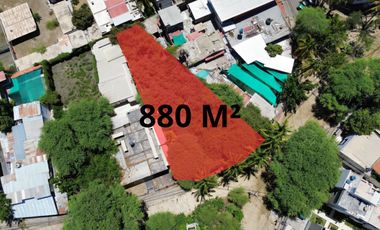 ¡Excelente Oportunidad de Inversión en el Corazón de Piura!

Te presento un terreno de 880 m² con 27 metros de frente, ubicado estratégicamente en A
