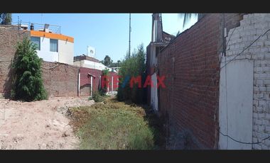 ¡Excelente Oportunidad de Inversión en el Corazón de Piura!

Te presento un terreno de 880 m² con 27 metros de frente, ubicado estratégicamente en A