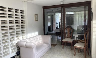 casa en venta en ciudad jardín. Cod V102848