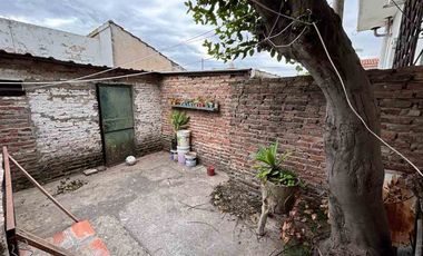 Casa para 2 Familias en venta en Bernal Oeste