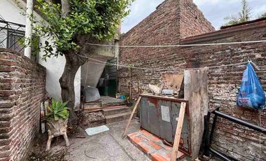 Casa para 2 Familias en venta en Bernal Oeste