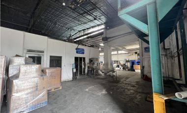 Alquilo Extraordinaria bodega en Milla 8  3500m2