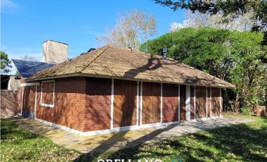 VENTA DE CASA EN MAR CHIQUITA SOBRE LOTE DE 628 M2