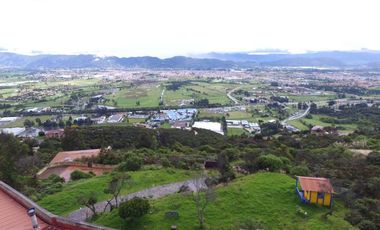 casa en arriendo en la torca. Cod A3385