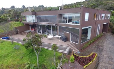 casa en arriendo en la torca. Cod A3385