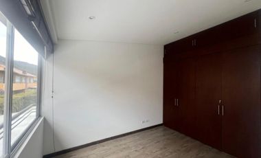 casa en venta en villa de los pinos. Cod V6008