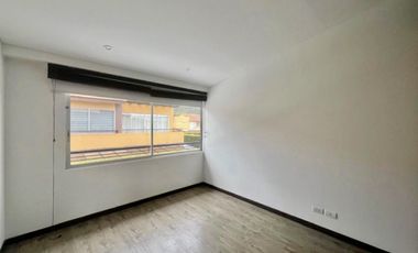 casa en venta en villa de los pinos. Cod V6008