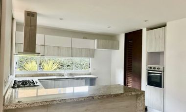 casa en venta en villa de los pinos. Cod V6008