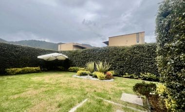 casa en venta en villa de los pinos. Cod V6008