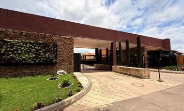 casa en venta en villa de los pinos. Cod V6008