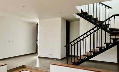 casa en venta en villa de los pinos. Cod V6008